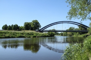 Dienstleistung - Brücke zum Kunden auch in Deutschland?