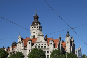 Auf dem Bild: Leipzig, neues Rathaus - Titel: Fachkräfteallianzen der Region Leipzig