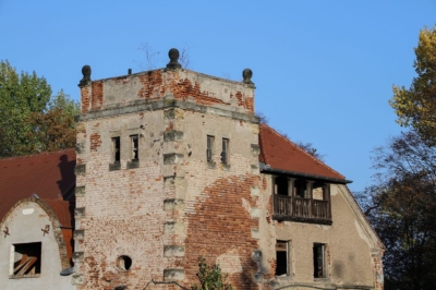 Markkleeberg an der Orangerie - rätselhafte Türme machen den Ort interessant