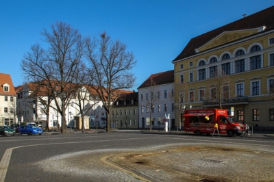 Delitzsch - der Frischemarkt besteht seit Jahren aus einem "Hähnchenwagen"!