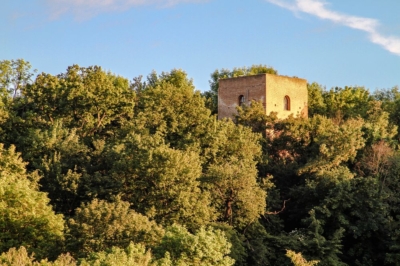 Der Sorbenturm in Eilenburg ist Teil der Burganlage Ilburg, auf der die Heinzelmännchensage beheimatet ist.